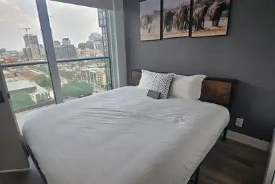 Image de Modern 2 Bedroom with 2 Bathroom in Toronto | Elm Ledbury