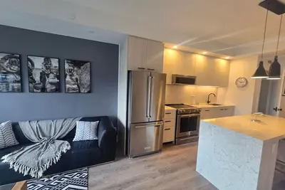 Image de Elegant 2 Bedroom Suite in Toronto | Elm Ledbury
