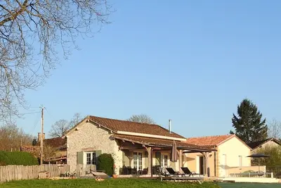 Image de Nouveau : Maison de vacances \"Bazeille Haut\" avec piscine privée avec belle vue