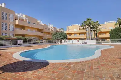 Image de Appartement « Royal Cabanas T3 » avec piscine partagée, Wi-Fi et climatisation