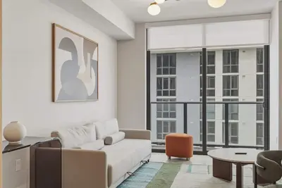 Image de Central Downtown Condo with Pool & Gym