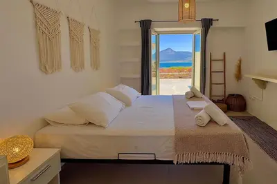 Image de Villa « Farous Seaside Sunset » : vue mer, Wi-Fi et climatisation