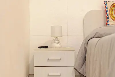 Image de At The Veranda Beam