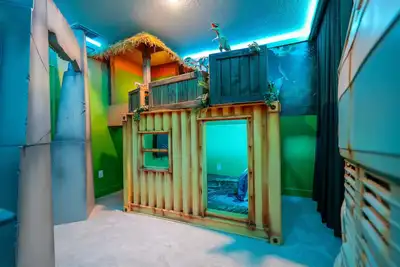 Image de EV_6337 - 15 Bed 14. 5 Bath Villa with Screened-In Private Pool, Custom Games