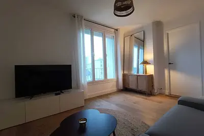 Image de 63m² lumineux Idéalement situé pour les pros et à 2 pas du jardin botanique.