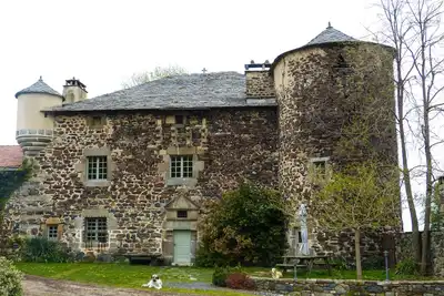 Image de Bienvenue à la Maison Forte de Chabanolles - Un lieu singulier et authentique