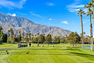 Image de The Atomic Bungalow - Golf Front - Guard Gated 3 Bed 2 Bath Mid Century Charm