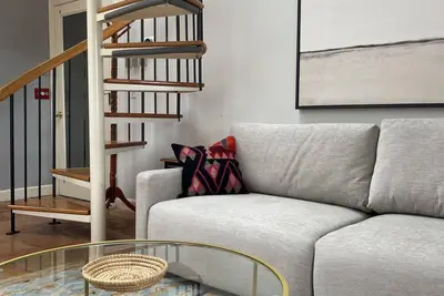 Image de Charming 1-bedroom apartment in Greenfield for a relaxing stay