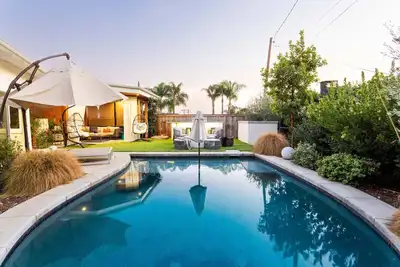 Image de Modern La Oasis/Pool/Firepit/King/Soakingtub