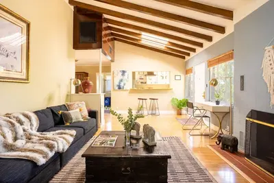 Image de Mid-Century Getaway In The Foothills