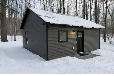 Cozy Cabin in the woods