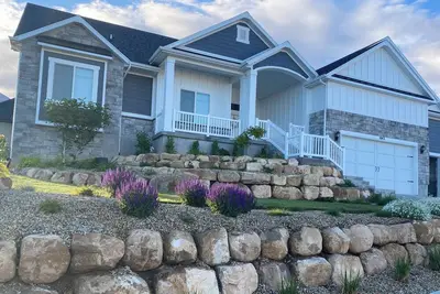 Image de Spacious 6-bedroom house in Salem, Ut with Ac and an outdoor basketball court