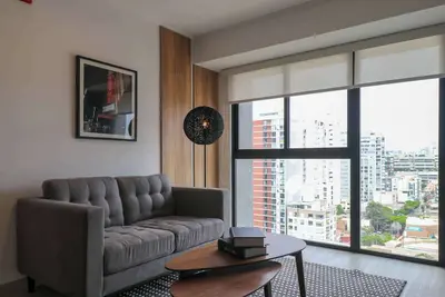 Image de w* | Engaging 2br in the Heart of Barranco