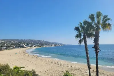 Image de 2-bedroom villa in serene Newport Coast with cool ocean breeze