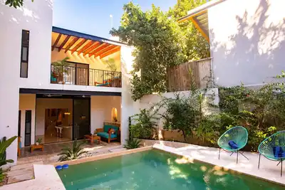 Image de Tropical Paradise in Centro Historico of Merida