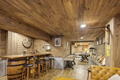 Image de New! Bigfoots Lodge by the Lake - Dale Hollow Cabin with Sauna, Fire Pit, and Game Room