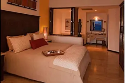 Stunning 2-Bdrm Penthouse Ocean front Cabo's Medano Beach-Available Spring Break