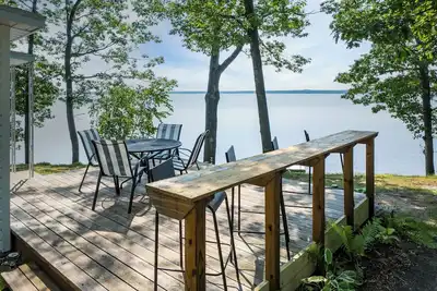 Image de Lakefront Cottage, Dock, Ev Charger, Firepit, Bunkhouse, Family & Pet Friendly