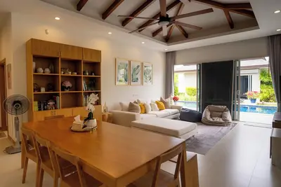 Image de Marvelous 4-bedroom villa in Tambon Thep Krasatti