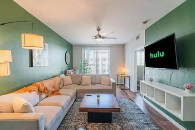 Image de Cozy Asu Retreat Balcony Gym Pool Wd Parking