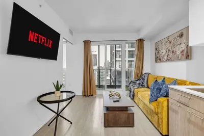 Image de RivetStays | The Jarvis Signature Suite – 2 Bedroom Condo