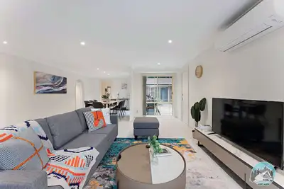 Image de Big Group Stay: 4br Retreat near Trains & Parks