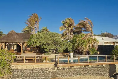 Bois-de-Vie Beach Villa by Hilo Collection