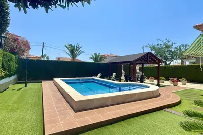 Image de Villa Baléares à Miami Playa avec piscine privée, proche plages