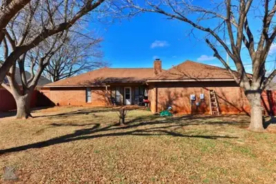 Image de Beautiful 3-bedroom house in friend, friendly neighborhood!