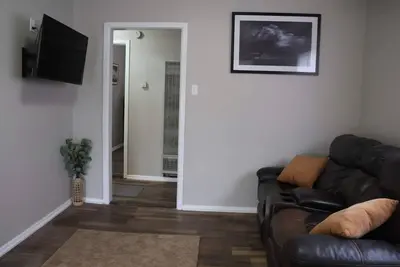 Image de 40m to Digital Galaxy: 2br w/ Kitchen & Laundry