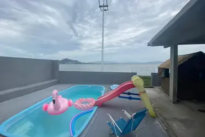 Image de Beachfront house with pool next to the Sesc Cacupe hotel.