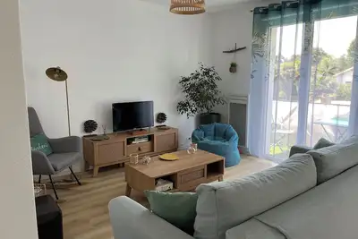 Image de La Canopée, gîte en Cœur de Ville, balcon, rue calme et proche du Vieux Port