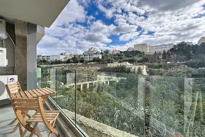 Image de Valley View Pool Apartment in St Julians