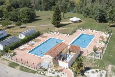Image de Camping 3 étoiles - Piscine  - ccbeede