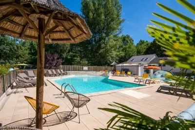 Camping 3 étoiles - Piscine  - ccbecgh