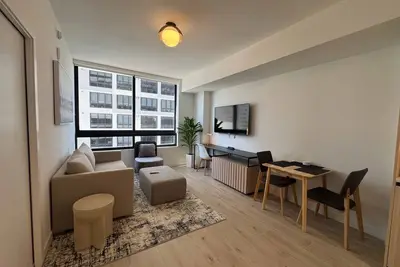 Image de Downtown Condo | Walkable Location to Bayside