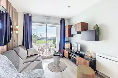 Image de Garden and Sea- Appt T2 moderne, vue mer by Interhome