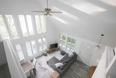 Image de Grippen Lakehouse: Waterfront Cottage for up to 10