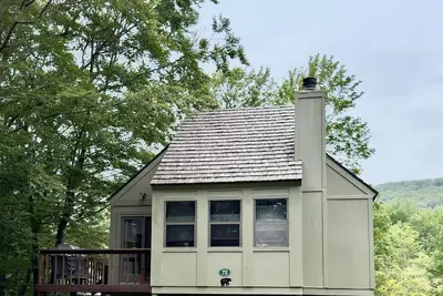 Image de Br51 Cozy Cabin, centrally located to skiing/towns. Pets Ok