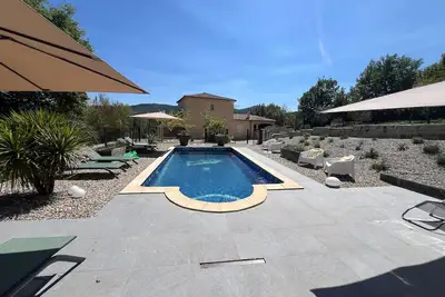 Image de Les Oliviers - Villa climatisée avec piscine