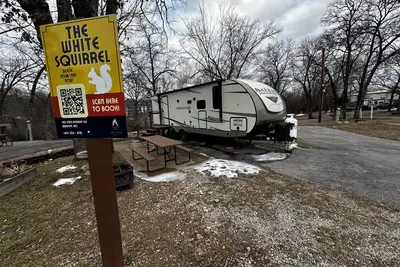 Image de Luxury Glamping Rv in Branson- Cozy One-Bedroom Retreat