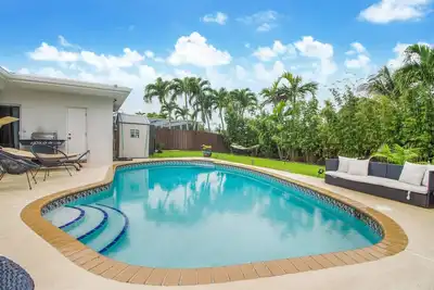 Image de Peaceful retreat with a pool 15 min away beach