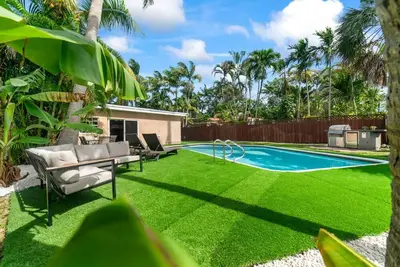 Beach House | Turfed Pool | Big tropical backyard