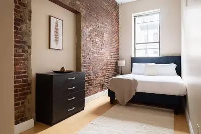 Image de Temp304-4/2 · Large Ceilings | Centrally Located 4bed 2bath