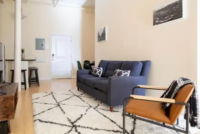 Image de Temp204-4/2 · Downtown Xing | Lots of Light | Monthly Discounts