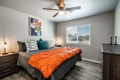 Chic duplex retreat in Central Kingman!