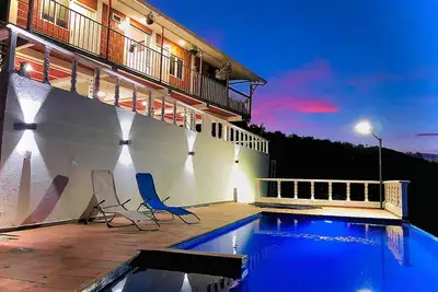 Image de Finca-Villa for 20 guests with Pool and Jacuzzi in Altagracia Pereira Colombia.