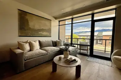 Image de 40 Mins. to Glacier Park, 5 Mins. to City Beach & Dt, Seasonal Clubhouse Pool