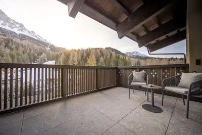 Image de Suite Dolomiti 6, Alma Alpina Lodge : vue montagne, piscine, Wi-Fi