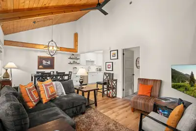 Image de Modern Ketchum Condo: Steps to Atkinson Park & Trail - Walk to Town - Dogs Ok